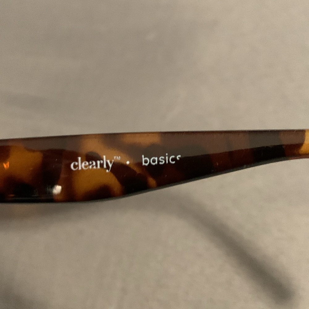 Clearly basic sunglasses 🕶️ - Picture 3 of 6